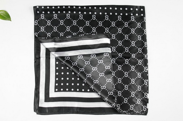 GUCCl square scarf 14